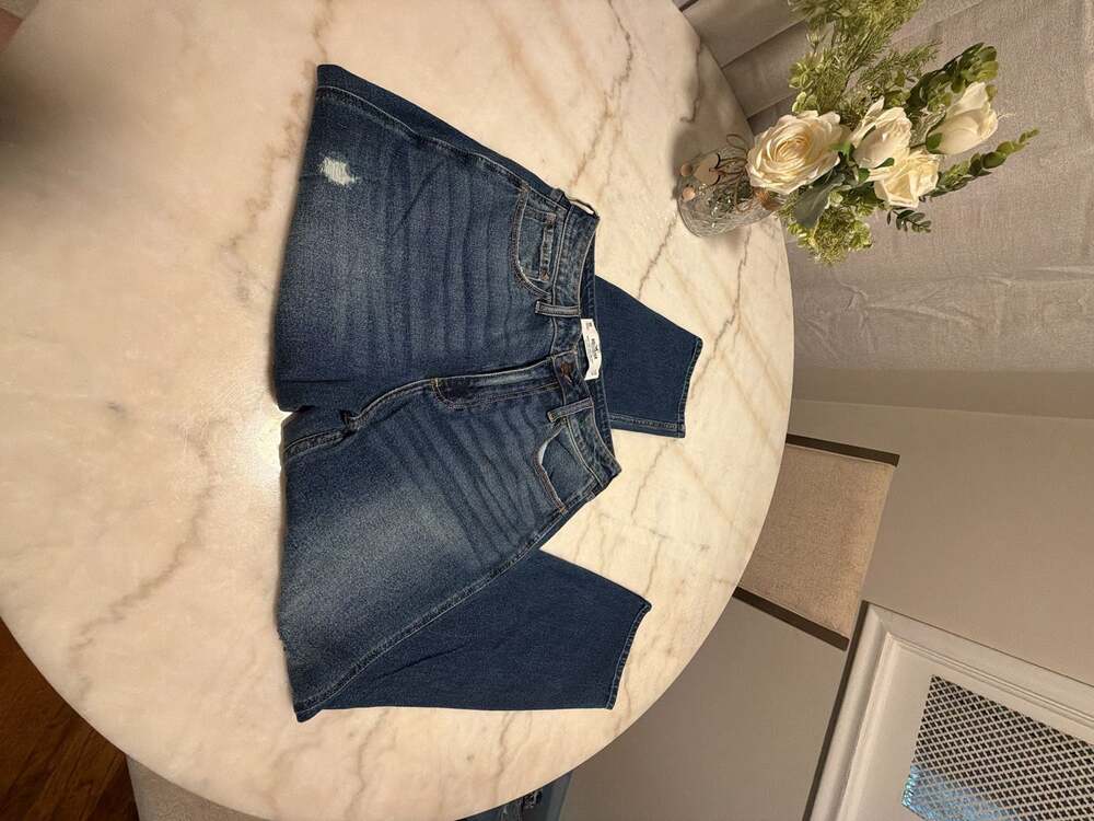 Hollister Curvy High-Rise Mom Jean Vintage Stretch Distressed Jeans Size 9R - Picture 2 of 4